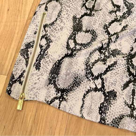 Snakeskin Python 3/4 Sleeve Top By Ellen Tracy - Picture 3 of 4